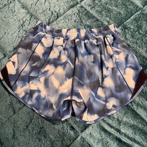 Lululemon Hotty Hot Short 4” Size 6